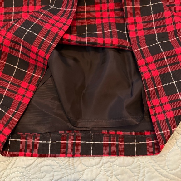 Brooks Brothers Red Fleece Size 4 Mini Skirt Red Black Plaid Wool - Picture 9 of 9